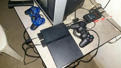 Vendo um play 2 em otimo estado