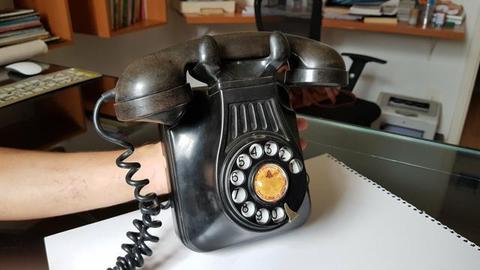Telefone antigo relíquia