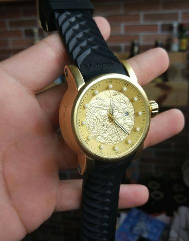 Relógio Invicta Yakuza S1 Dragon Dourado Pulseira Preta