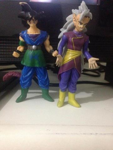 Dragon Ball Kaioshin e Goku com rabo Flango 13cm R$20