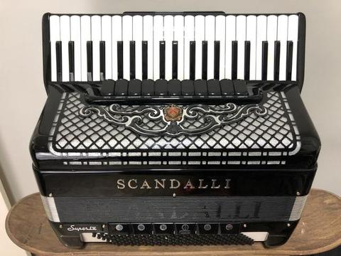 Acordeon Scandalli Super IV