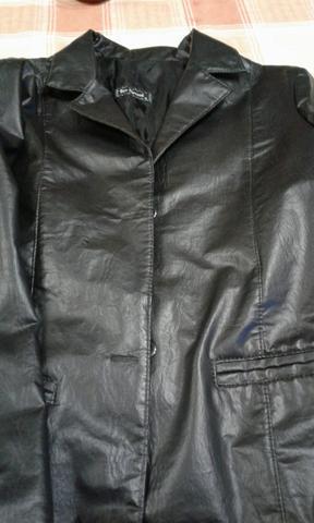 Casaco de couro sintético (tam p)