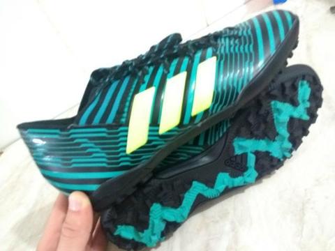 Chuteira adidas nemeziz