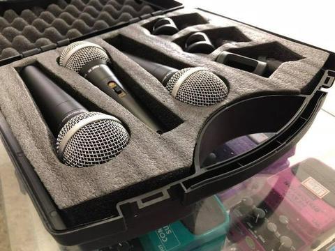 Kit com 3 microfones, novo