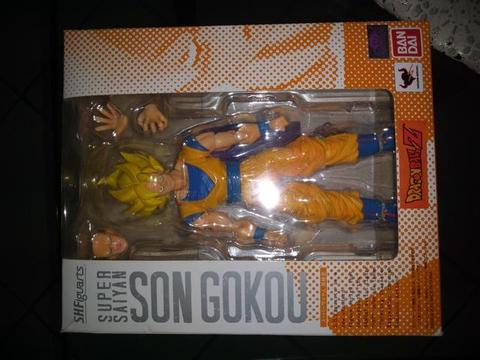 Action Figure Goku SSJ Articulado
