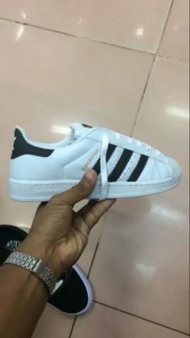 Tênis Adidas Superstar