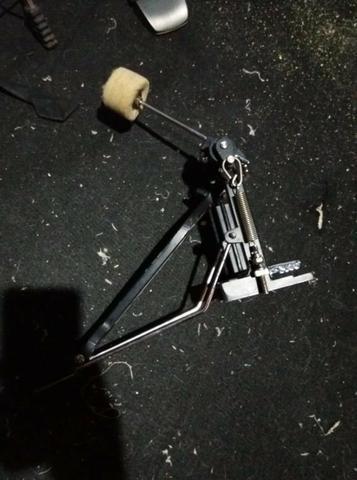 Pedal bumbo usado