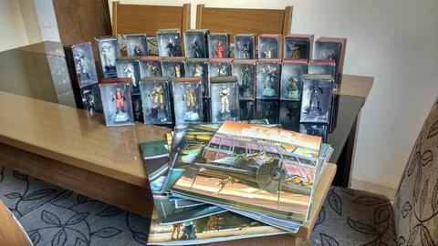 Coleção Star Wars com 24 bonecos