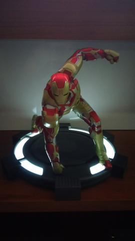 Iron Man 1/4 da Iron Studios