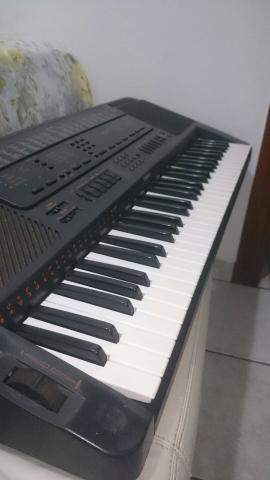 Teclado musical Yamaha CTK-1000