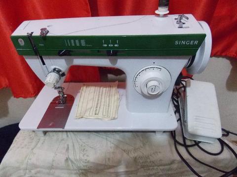 Máquina de costura singer zig-zag mod 966