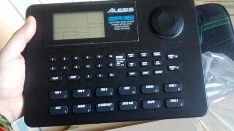 Troco Bateria Eletronica Alesis Sr-16 Midi 233 Sons Programavel por bike