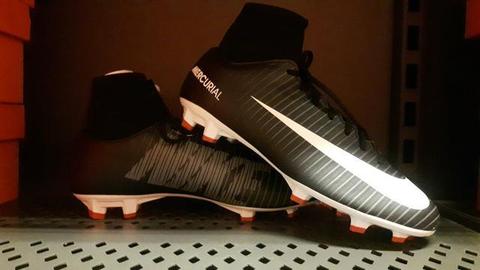 Chuteiras botinha cano alto Nike original mercurial