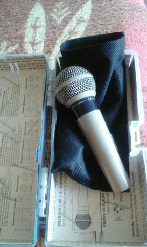 Caixa amplificada mais microfone