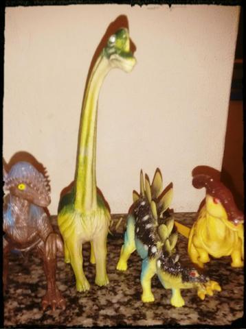 Brinquedos de colecionador dinossauros