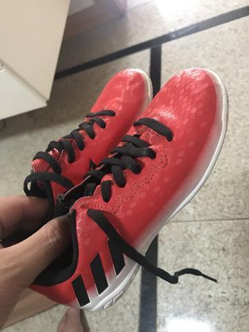 Adidas Chuteira nr 28 pouquíssimo uso