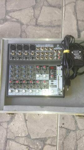 Mesa behringer XENYX 1202 / 12 canais