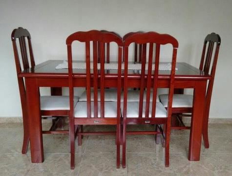 Conjunto de mesa c 6 cadeiras