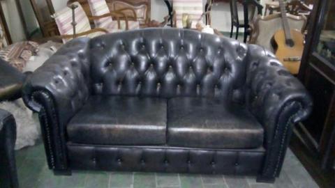 Sofa antigo de couro chesterfield