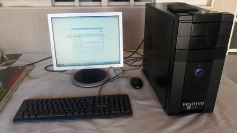 Computador completo com monitor lcd de 15 polegadas memoria ddr 2 de 2 gb e hd 80 gb grava