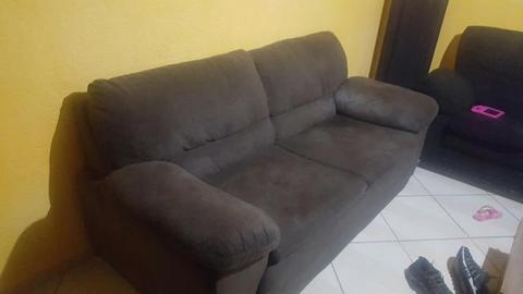 Lindo sofá 2 lugares novo grande 1.90x90