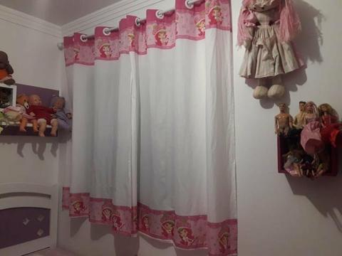 Boneca+cortina