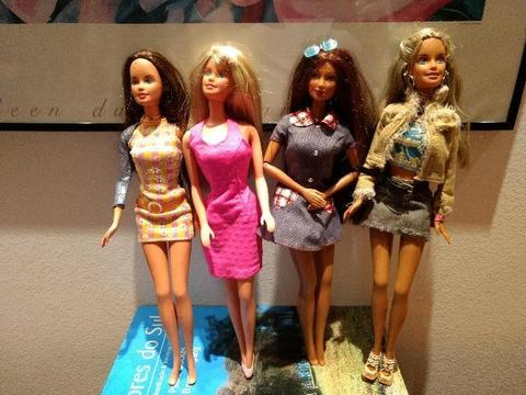Lote com 04 bonecas Barbie Originais