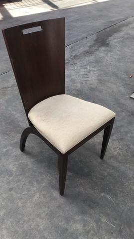 Conjunto de Cadeiras de Madeira Massiça