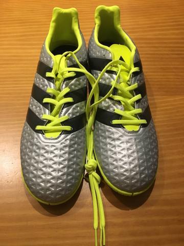 Chuteira Adidas Futsal 41 (NOVA)