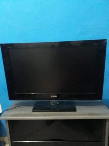 Vendo TV LED 24 polegadas,placa mãe queimada