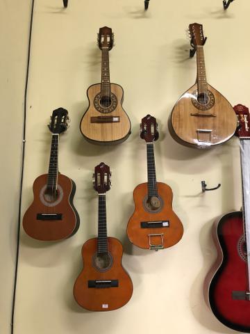 Violão, Guitarra, cavaquinho, baixo e amplificadores, usados