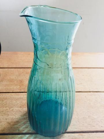 Vaso de vidro turquesa