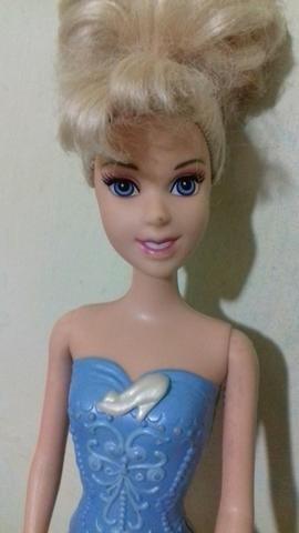 Boneca Barbie usada
