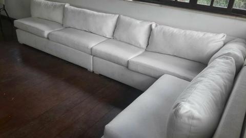 Sofá branco de canto confortável e barato