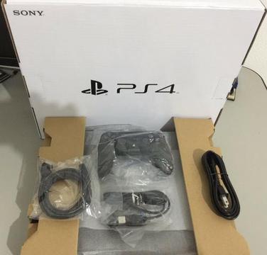 Playstation 4 slim Novo caixa lacrada do fabricante com 2 controles e jogo