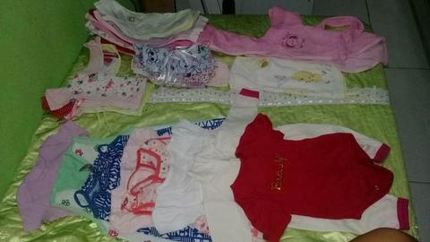 Lote de roupas de bebê menina de RN a 8 meses