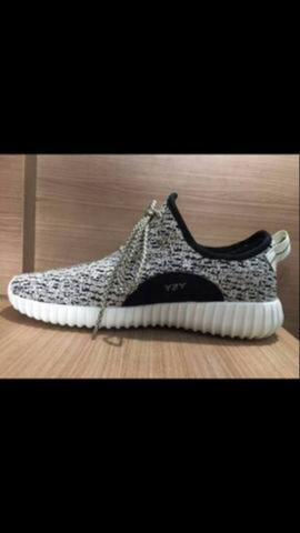 Tênis Adidas Yeezy