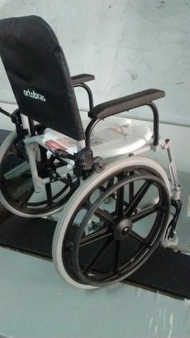 Cadeira de rodas para banho