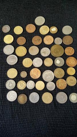 Lote de 44 moedas antigas, países diversos, originais