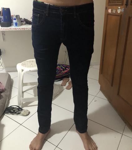 Calça jeans escura