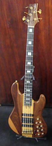Baixo 2x1 Luthier Jadiel 2 Sistemas (MusicMan Basslines/Seymour Duncan + Fender/Aguilar)