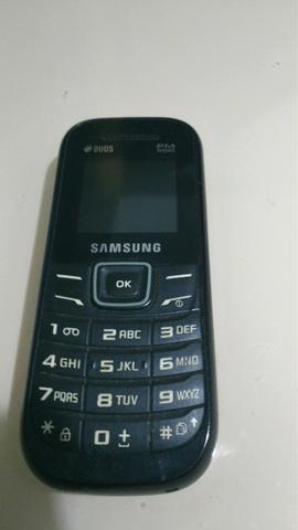 Celular Samsung simples