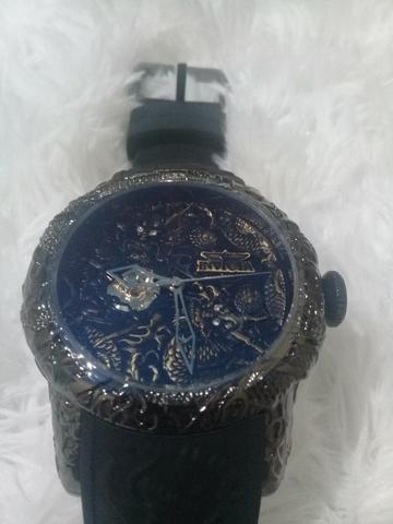 Promoção relógio invicta yakuza dragon preto rico em detalhes na caixa invicta !!!!!