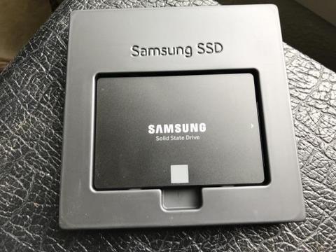 Hd SSD Samsung 850 EVO 1000GB semi novo em 3x no cartao