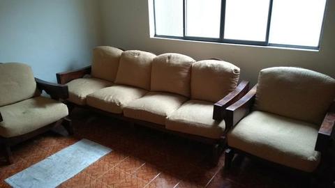 Sofa antigo de canela, madeira nobre