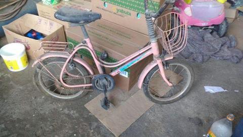 Bicicleta antiga cecizinha aro 16