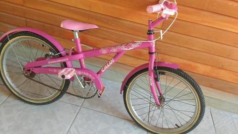 Linda bicicleta aro 20 infantil menina ! Bem conservada !
