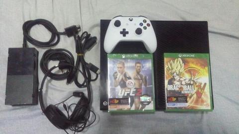 Xbox One 500GB 47 Jogos + 1 controle P2 T/Ps4