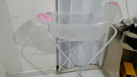 Banheira de plastico com suporte