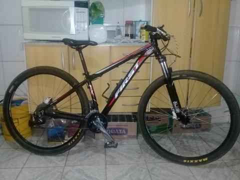 Bicicleta First XC 29